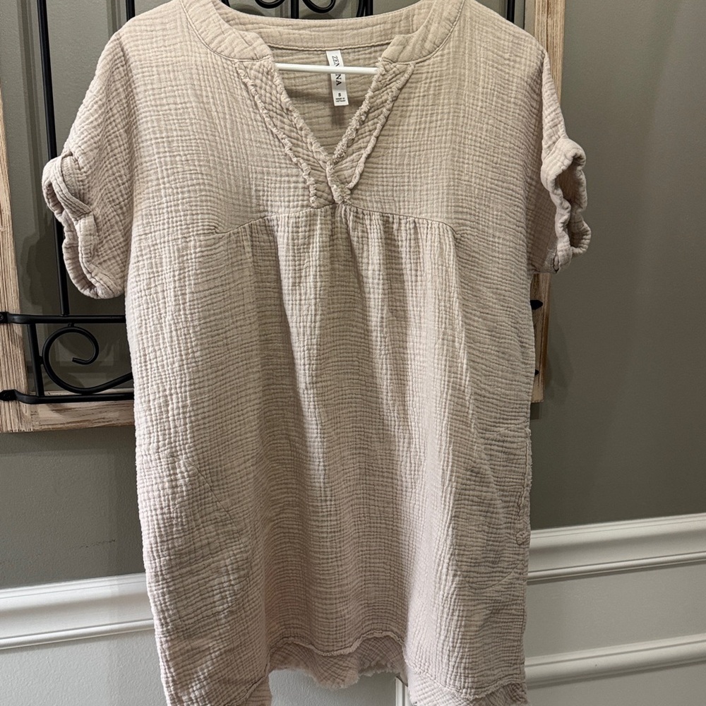 Zenana Outfitters Beige Tunic Top small